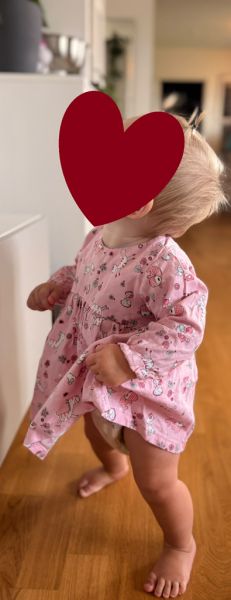 girl with the dress Linda on