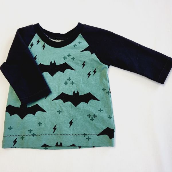 Johanna black green bats 3mo