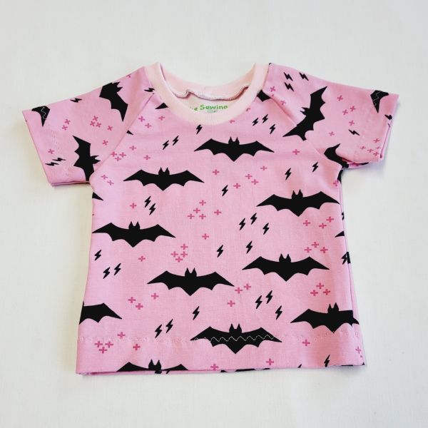 Johanna pink bats 3mo