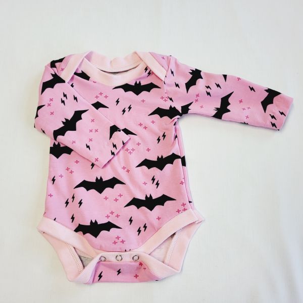 Linus pink bats 3mo