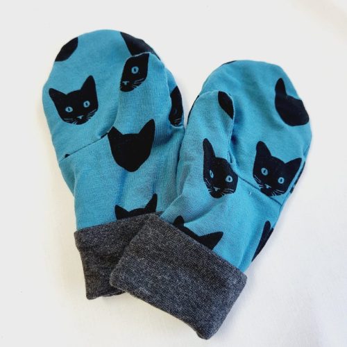 Oscar black cats 3-4y